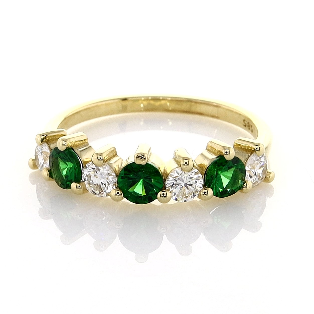 Green & White Natural Diamond Ring