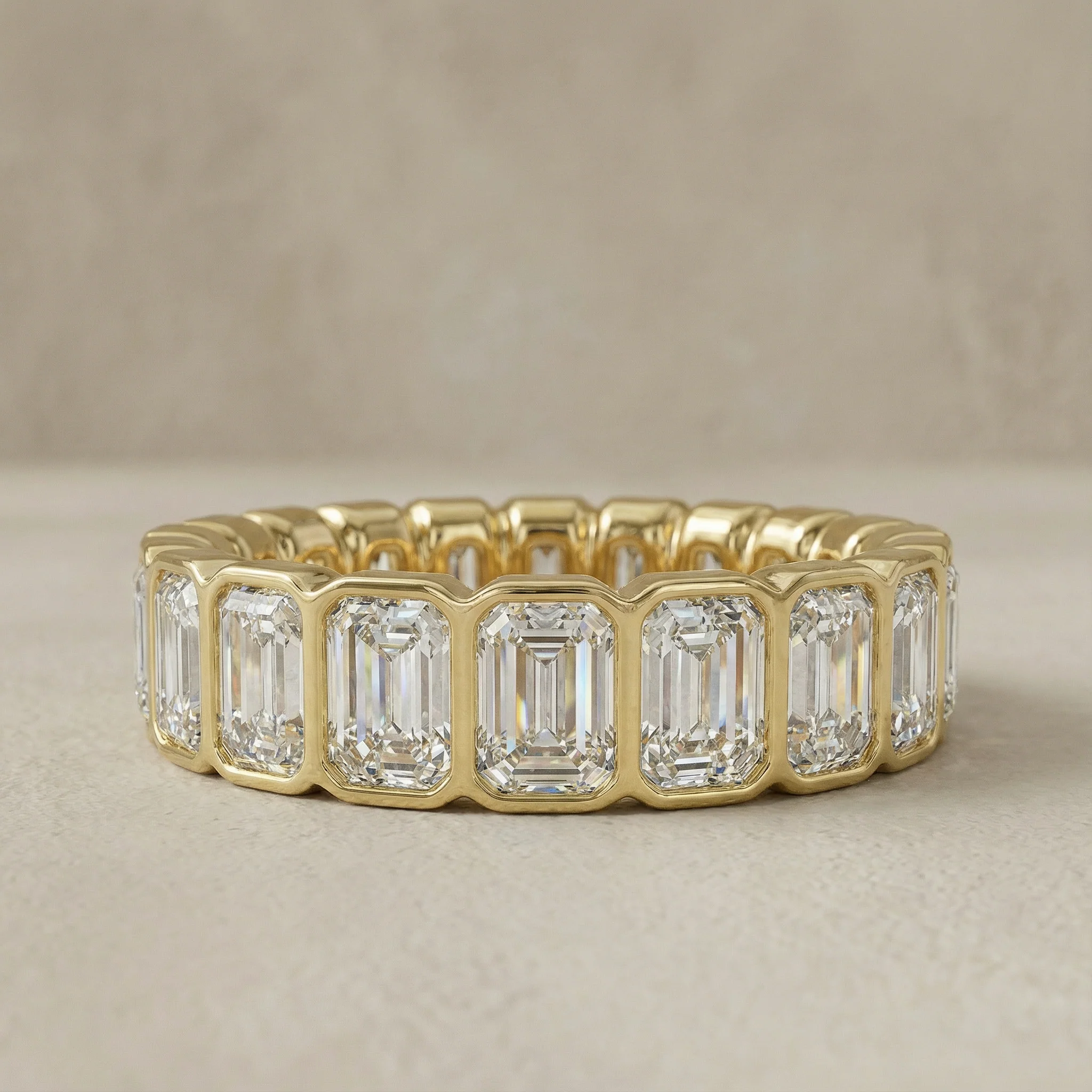 Linea Emerald – Bezel Eternity